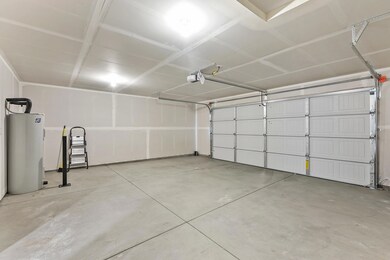 Benton - Garage