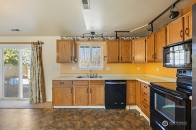 1001 E Hayden Dr, Moses Lake, WA 98837 - photo 6