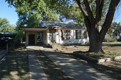 View of front of property featuring cooling unit a