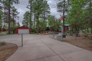 440 E Whipple, Show Low, AZ 85901 - photo 2