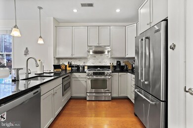 Rhodes Hill Square unit 123, Arlington, VA 22209 - photo 4