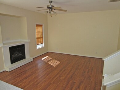 518 Huffmantown Rd - Living 1