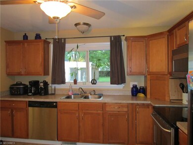 Super kitchen with plenty of cabinet space.