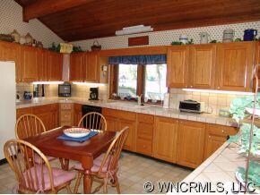 Eat-In Kitchen