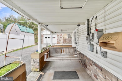 208 Fulton St, Hancock, MD 21750 - photo 3