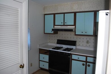 625 Simbury St, Columbus, OH 43228 - photo 2