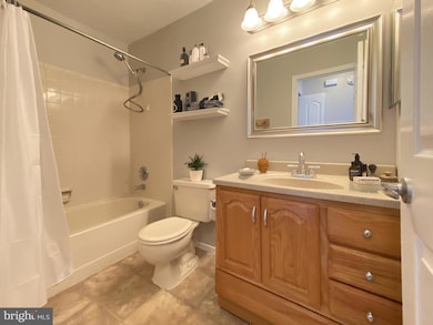 11741 Summerchase Cir unit 1741-D, Reston, VA 20194 - photo 3