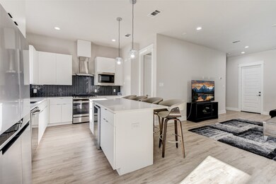 5816 Burt St, Houston, TX 77091 - photo 6