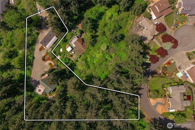 Lot goes up the hill to a culdesac