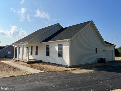 259 Chalcedony Dr, Martinsburg, WV 25404 - photo 3