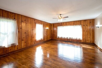 03_588NWestStreet_1_FamilyRoom_LowRes