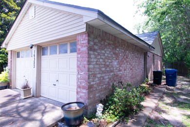 16323 David Glen Dr, Friendswood, TX 77546 - photo 3