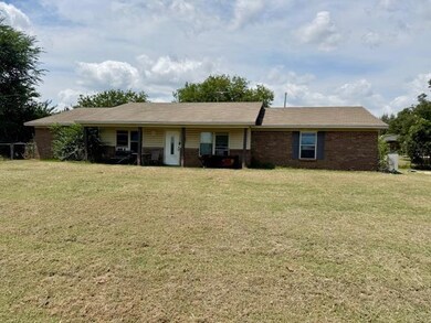 5704 Earl Dr, Shawnee, OK 74804 - photo 2