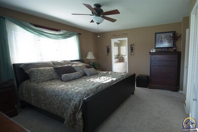 2011 SW Brooklyn Ave, Topeka, KS 66611 - photo 7