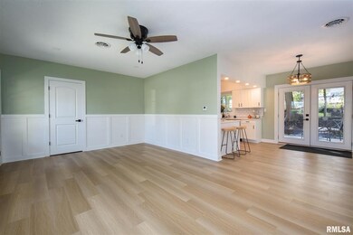 204 Pershing Ct, Davenport, IA 52803 - photo 3