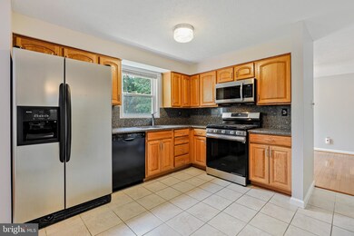 6325 Summercrest Dr, Columbia, MD 21045 - photo 7