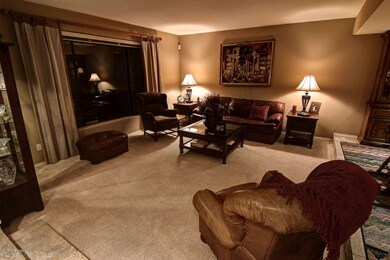 3235 E Malapai Dr-4