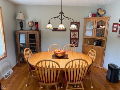 1220 Countryside Ln, Columbus, IN 47201 - photo 7