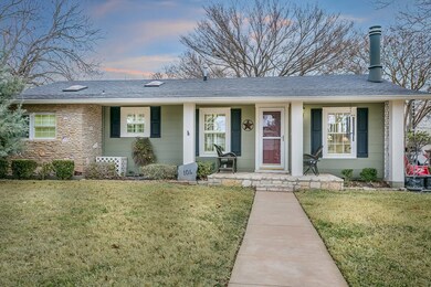 104 E Grothe St, Fredericksburg, TX 78624 - photo 3