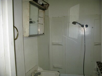 Full Bath. 1st Flr Bath