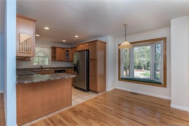 50 Chestnut Ln, Hendersonville, NC 28792 - photo 2