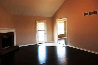 847 Isaac Shelby Cir E, Frankfort, KY 40601 - photo 4