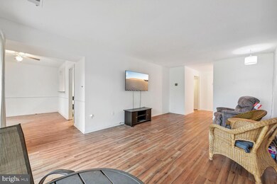 9715 Kings Crown Ct unit 2, Fairfax, VA 22031 - photo 4