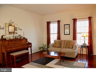 2123 Larkspur Ct, Pennsburg, PA 18073 - photo 4