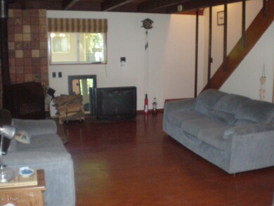 Living room (2)