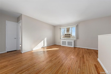 220-06 Stronghurst Ave unit Upper, Queens Village, NY 11427 - photo 5