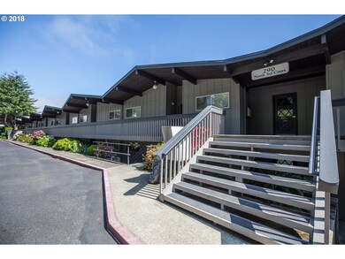 290 N 3rd Ct unit 16, Coos Bay, OR 97420 - photo 2