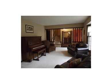 10425 Oakmont St, Lenexa, KS 66215 - photo 3