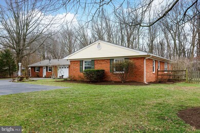 12931 Point Pleasant Dr, Fairfax, VA 22033 - photo 2