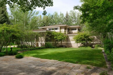 805RoaringFork_Crest005