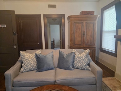 1011 W 6th St, Little Rock, AR 72201 - photo 4