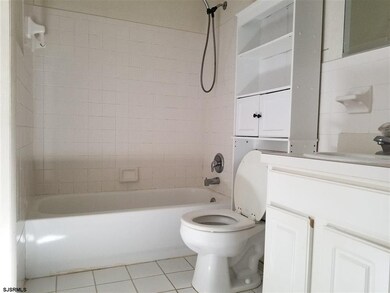 6 Oyster Bay Rd unit C, Absecon, NJ 08201 - photo 6