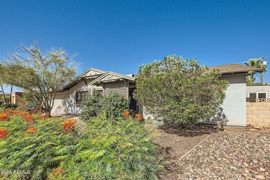 10610 N 39th Way - MLS Sized - 002 - 02