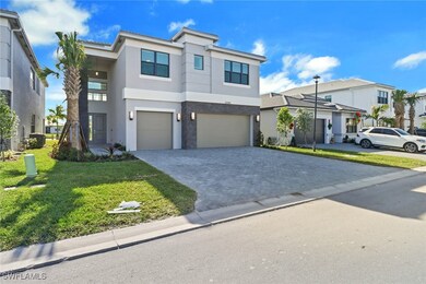 View of front of home featuring a front yard and a