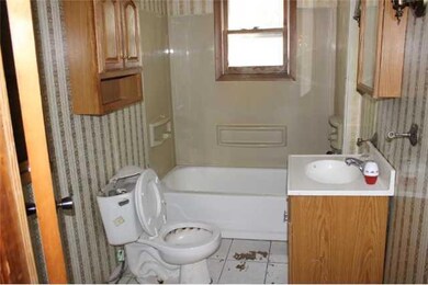 2611 E Walnut St, Des Moines, IA 50317 - photo 6