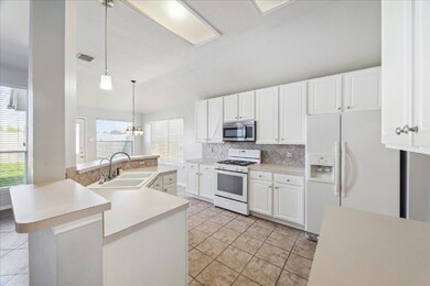 16406 Gaslamp Dr, Houston, TX 77095 - photo 5