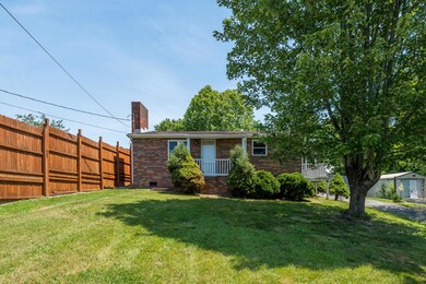 110 Riverview Ave, Watauga, TN 37694 - photo 2