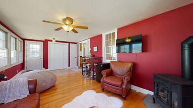 4 Waverly St, Essex Junction, VT 05452 - photo 4