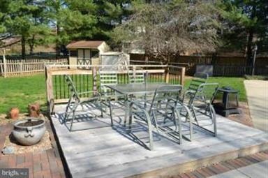 1927 Maplewood Dr, Hagerstown, MD 21740 - photo 5