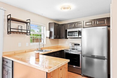 2 Fieldstone Dr, Londonderry, NH 03053 - photo 3