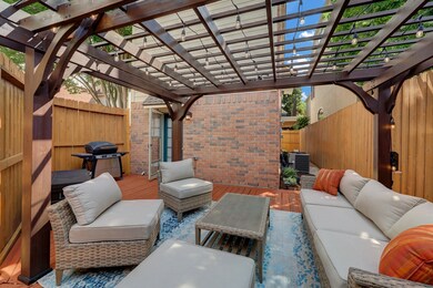 2402 Mandell St unit B, Houston, TX 77006 - photo 2