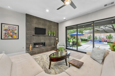 10106 Burgoyne Rd, Houston, TX 77042 - photo 4