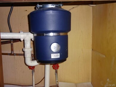 737 N 4th St, Allentown, PA 18102 - photo 7