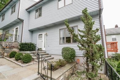 002-79A PemberwickRdGreenwichCT_Front_En