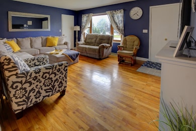 5-Living Room