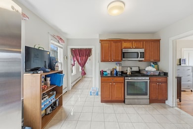 32 Moore Ave, New London, CT 06320 - photo 7